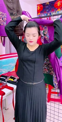 Fashionable Cooking Apron Try-On | Bright, Bold & Beautiful! 🔥