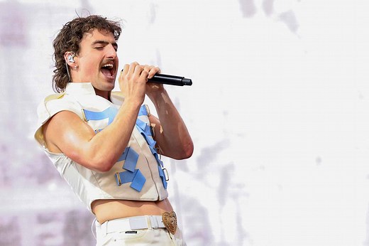 The Meaning Behind Benson Boone's "Vulnerable" Megahit Song "Beautiful Things"