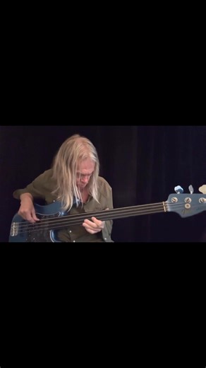 Tony Franklin • Another Fretless Jam, BIG overdriven sound. #fretlessmonster #tonyfranklin #FretlessBass #jam #bass | Tony Franklin The Fretless Monster