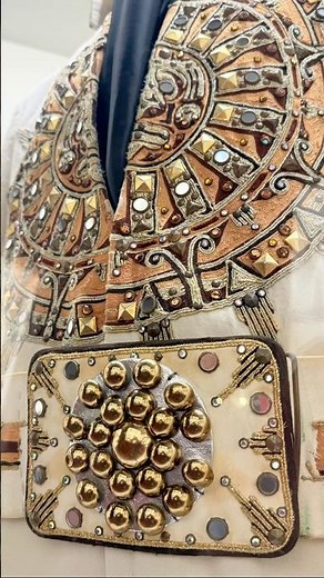 Elvis Presley’s belt buckles UP CLOSE look at several concert worn! #elvispresley
