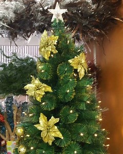 2.5K views · 28 reactions | Fiber Optic Christmas tree with star top and gold decor  | Trendy Homes | Facebook