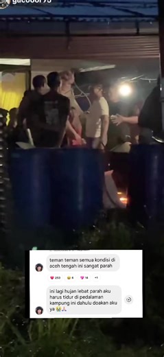 Kehidupan di Tempat Pengungsian Saat Hujan