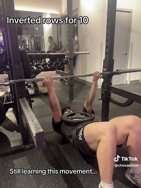 Inverted rows 10kg for 10 reps. Still new to this, hopefully it becomes part of my routine. #bodybuilding #phfitness #hypertrophy #fyp #training #gymvideos