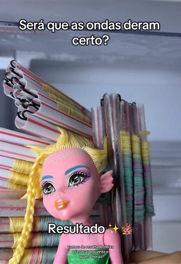 Será que dessa vez as ondas no cabelo da Lagoona deram certo? 🪸💙👀 #boneca #cabelo #monsterhigh #lagoonablue #ondulado