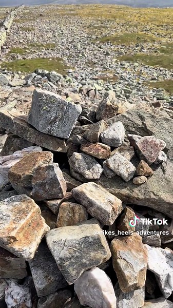 📍Glenshee 8 Munros in one day across the Glenshee massif ⛰️ 🏔️ Glas Maol – 1068m 🏔️ Cairn of Claise – 1063m 🏔️ Càrn an Tuirc – 1019m 🏔️ Crag Leacach – 988m 🏔️ Tollmòr / Tolmount – 958m 🏔️ Tom Buidhe – 957m 🏔️ The Cairnwell – 933m 🏔️ Càrn Aosda – 917m Started the adventure the night before with a car camping stop, a steak dinner cooked on the camping stove, and eaten sitting on a grit bin somewhere in Glenshee 😂 The original plan was all 9 Munros on the route, but my knee completely pac