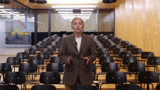 3.3K views · 102 reactions | [carta aberta das trabalhadoras do dstgroup] Carregamos nas vozes o eco das que não puderam falar, nos corpos a resistência das que vieram antes de nós, nas mãos o trabalho das que nunca foram reconhecidas. Não aceitamos segundos lugares, somos linha da frente da luta, exigimos e construímos um futuro onde ser mulher não é batalha constante, mas sim símbolo de força e liberdade. Ouve e vê, a carta aberta das mulheres do dstgroup! | dst group | Facebook