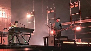 Linkin Park playing Overflow for the first time in Mexico City! 🎥: alexmuz | Linkin Park Live