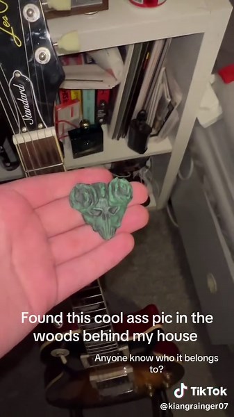 Probably just going to throught it out tbf it’s kinda dirty #pickofdestiny #tenaciousd #jackblack