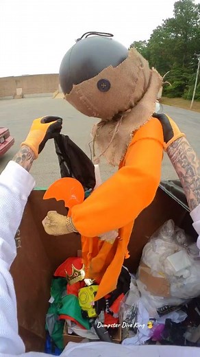 219K views · 820 reactions | HALLOWEEN STORE DUMPSTER PART 2 !! BONES !! #dumpsterdiveking #dumpsterdiving #BONES #Halloween #sad #scary | Dumpster Dive King | Facebook