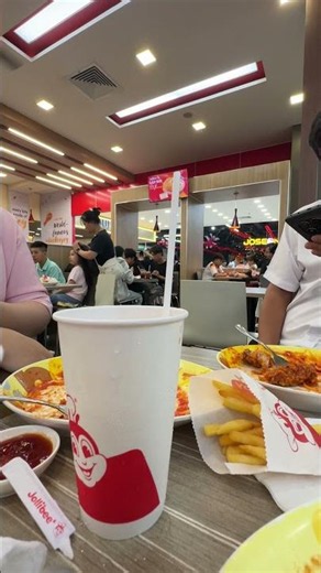 Tiếng Ồn Ăn Uống Trong Jollibee 🍗🍟 | Vietnam Food Ambience