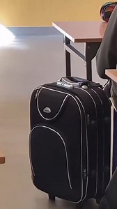 无书包日(No Backpack Day) 无书包日是国外一些学校为了使辛勤学习的莘莘学子可以有休息放松的一天，而专门创立的节日。在这一天，学生可以放下自己沉重的书包，享受生活的美好，也可以用除了书包以外的任何物品装书。 | I'M OK