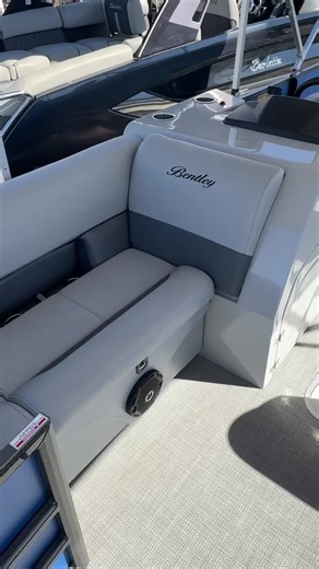 This 223 Bentley Legacy Swingback is powered by a 200HP Mercury and built with one of the most versatile layouts on the water. Rear swingback lounge, double Bimini for shade, hydraulic steering, pre-installed Humminbird, and a JBL audio system with Bluetooth, AM & FM. Sitting on a tandem axle trailer and ready to go. If you’re looking for a clean 22’ tritoon with the right options, this one checks the boxes. 📞 Call or Text Jonny 435-559-7706 📧 Jonnyh@theboatbroker.com #LakeHavasu #BoatLife #La