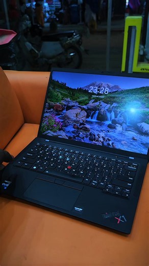 365 000fr Lenovo X1 carbone Gen 10 Core i7 de 12th processeur 2.1GHz (16CPUs) Disque ssd 512go Ram 16go Écran 14pouces Full HD clavier retroeclaire avec empreinte digitale. #Lenovo #ThinkPad #X1 #Carbone