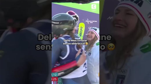 DELLA MEA rimane SENZA ABBRACCIO 🥺 | Simone Riva