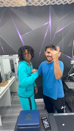 Aron on Instagram: "@rakkknshitt went tough on em and went 500g to the family snapped on em he knows if it ain’t Aron we ain’t wearin 💎💎💎💎💎💎"