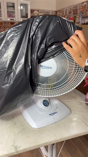 20K views · 180 reactions | You've been cleaning your fan wrong and didn't even know it! Clean it the right way in 1 minute. | Pepper tips | Facebook