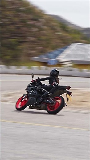 Helmet pehno, duniya ghumo#trending #motovlog meri duniya riding choice hai #realbiker #bikerlifest