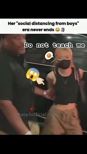 rosé unnie sister, she never change in her life 😭 #lisa #rose #jisoo #blackpink #shorts