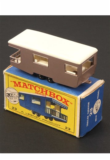 🚨Lot 221 Matchbox Regular Wheels 23d trailer caravan, factory pre-production colour trial with metallic mauve body and white interior. Coming up in our January 14 auction bid now at www.oberonauctions.com #matchboxcollector #matchboxcars #collector