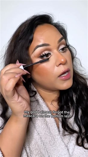 Ayman Syed on Instagram: "I created a step-by-step, easy, and quick cut-crease eye makeup look for the holiday season. I can’t wait for you to try it! This type of eye look opens up the eyes and gives a beautifully lifted effect. It’s also timeless, so it works with any outfit and for any occasion. Tag me in your holiday looks! Love ya 😌 Booking: theaymansyed@gmail.com Products: Eyes- @hourglasscosmetics concealer for prep @hudabeauty easy bake to set the eye @juviasplace The Coffee shop palett