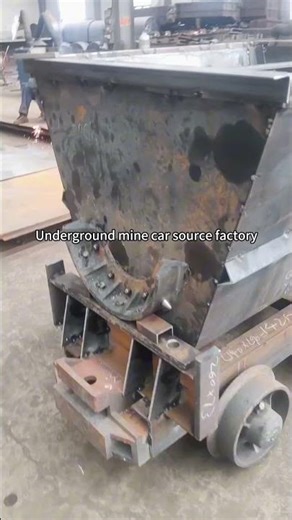 Slag picker with mining truck to transport ore