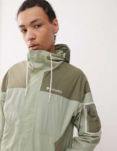Columbia Challenger II windbreaker in green | ASOS