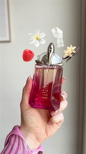 AD | Alien Pulp taste the sweet temptation 💗 ‪@mugler‬ #muglerfragrance #alienpulp