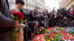 Milí přátelé, jsem hrdý na to, že naše vláda stojí a vždy bude stát na straně demokracie, o kterou jsme v listopadu 1989 usilovali. Děkuji vám všem, kterým na těchto hodnotách záleží. | Petr Fiala