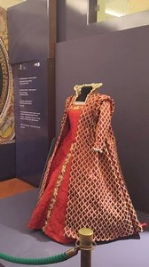 Eleonora de Medici’s dress as seen in the 1572 portrait by Alessandro Allori. | History By Lynny
