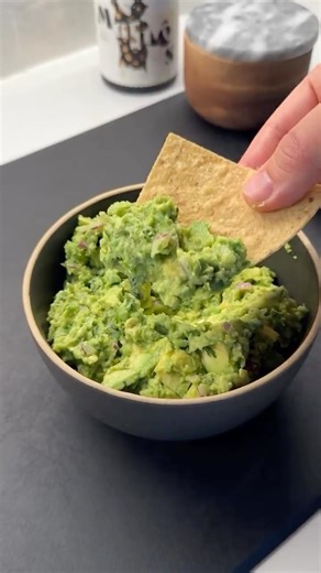 Easy + Healthy Guacamole Recipe