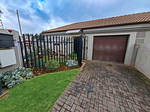 2 Bedroom House for sale in Agavia - 14 Adante Gardens 86 Figulus Street - Krugersdorp - Property24