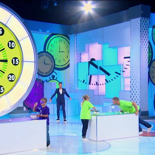 A blindfolded marshmallow toss? Which family member would you trust to tackle this Beat the Clock challenge with you? | Universal Kids