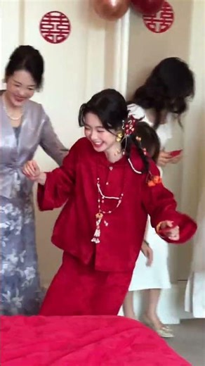 Beautiful Chinese Wedding Tradition ❤️ | Stunning Bride Entry #wedding #Shorts