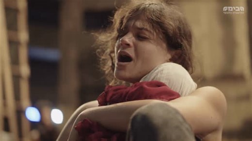 ‎תיאטרון הבימה‎ on Instagram‎: "סופרים את הדקות להצגה הראשונה של ״מעגל הגיר הקווקזי״. אז... רגע לפני שההפקה עולה על בימת אולם רובינא, נכנסנו אל חלל החזרות כדי לראות מקרוב את העבודה המרתקת של הבמאי נועם שמואל , היוצרים וצוות השחקנים. הצגה ראשונה באולם רובינא - 9.12.25 פרטים ורכישת כרטיסים באתר ״הבימה״ קוד הטבה 10136 צילום ועריכה: שיר מוסן"‎