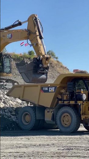 CAT 772G at work !