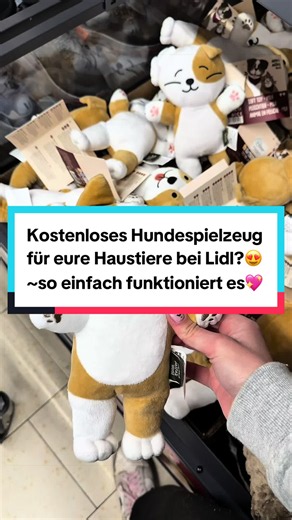 Es funktioniert wirklich😍 Habt ihr es schon ausprobiert oder werdet ihr das noch tun?🤓 Und bevor ihr denkt, dass es Werbung, ist es nicht, ansonsten dürfte ich mich nicht so negativ über das Hundefutter äußern. Die kostenlosen Kuscheltiere sind wirklich prima, von dem Futter würde ich für eure Hunde aber abraten.🫣 Leider ist die Deklaration nicht klar und bei Begriffen wie ”tierische Nebenerzeugnisse” würde ich generell vorsichtig sein. Besser wäre es, wenn klar zu lesen ist, wie viel Prozent