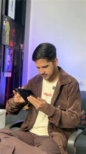 Skydiving toh kar liya. Ab Samsung Galaxy Z Fold7 par Google Gemini ke saath next kya create karu? Also, You get 6 months of FREE Google AI Pro subscription on purchase of Galaxy Z Fold7. #GalaxyZFold7 #TeamGalaxy #withGalaxy #GoogleGemini #NanoBanana @samsungwithgalaxy @samsungindia @googlegemini | Desi Gamers