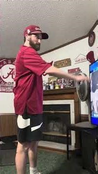 JTTheBamaFan Explains Alabama Football to His Wife Who Doesn’t Watch Sports 😂🐘