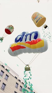 dm schenkt Dir 10% auf jeden Einkauf mit der dm-App bis 5.2. ❤ Ouuuukay, also angeflogen wie hier in diesem Reel kommt der 10%-Coupon zwar nicht ganz. Aaaaaaber Ihr könnt ihn ganz easy peasy in Eurer dm-App aktivieren und bekommt bis zum 5.2.2025 bei jedem Einkauf im dm-Markt, online auf dm.de oder direkt in der dm-App einen 10%-Preisvorteil* geschenkt. Ist das nicht cool? Einmal aktiviert, ist der Coupon im Aktionszeitraum aktiv und beliebig oft einlösbar. Um den App-Coupon im dm-Markt einzulös