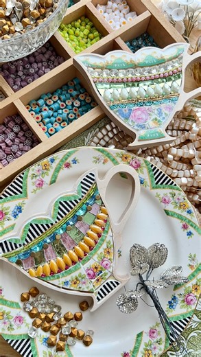 Sharra Frank on Instagram: "It’s almost here! 💕 My LIVE Online Mosaic Class is happening in just 4 days! If you’ve ever wanted to learn more about my mosaic process, this is your moment! I’ll be teaching and demonstrating all the details of my favorite tools, adhesives, materials, techniques and more. Comment ZOOM below for the link! You’ll get: Full Class replay Bonus demo hour My Mosaic Supply Guide Private post-class group for extra support Can’t wait to create with you!💖 #sha