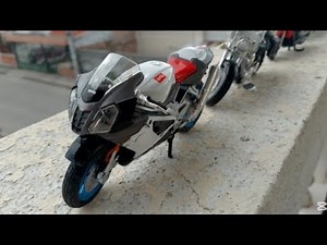 Scale motorcycles, Kawasaki, Aprilia, Yamaha, toy parade.