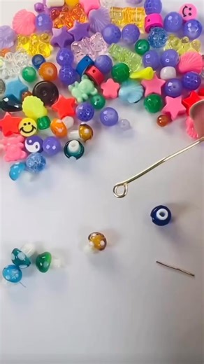 How to use the one step looper #jewelrymaking #diyjewelry #jewelrymaker #beadshop #wirewrappedjewelry #wirewrappedpendant | Thebeadbazaar