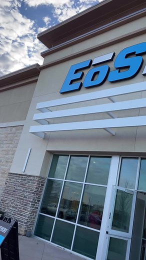 Oh! Are you looking for an amazing gym with group fitness classes, a movie theater, a pool, a recovery room, and all at an affordable price? It looks like you came to the RIGHT PLACE 😏 WE GOT WHAT YOU’RE LOOKING FOR 👀 | EōS Fitness