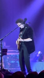 192 reactions | Steve Hackett (Genesis) guitar solo at Town Hall, NYC 10-22-2025. #stevehackett #townhallnyc | Chris Burke | Facebook
