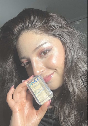 Iluminadores Buttermelt de NYX: Swatches y Reseña