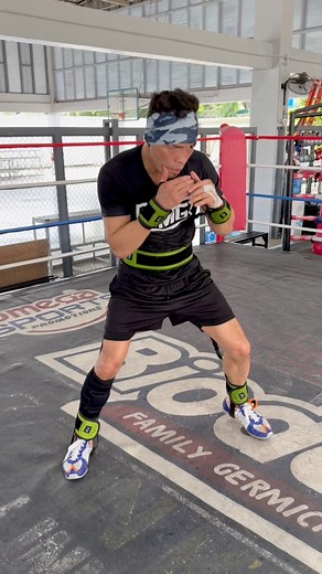 Why do fighters shadow box? Because this is where technique and form are sharpened, muscle memory is built, and most importantly fight visualization begins. Everything starts here. #docjboxingtech #omegaboxinggym #teamdonaire #Filipinoflash #boxeo #ibleedomegapainkiller | Doc J Boxing