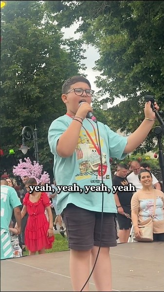 This 8-YEAR-OLD kid sings BETTER than me 🤯