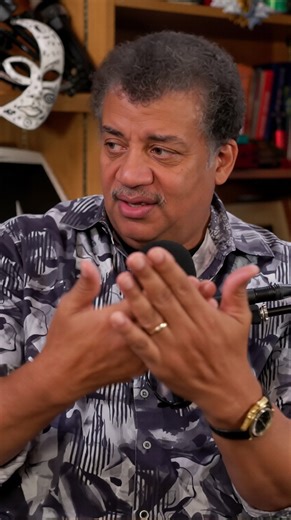 Would 2D beings be invisible to our eye?