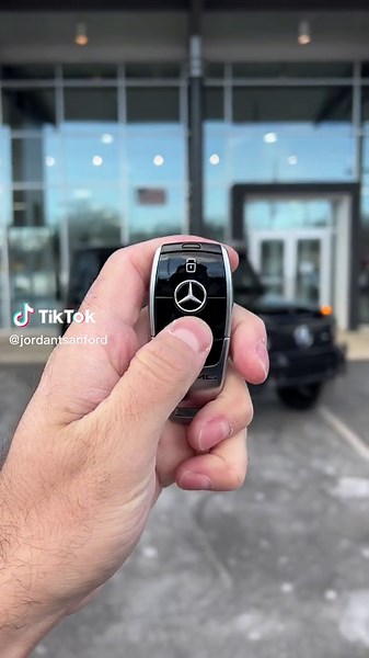 2022 Mercedes-Benz AMG G 63 4x4² Review