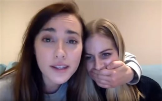 【Rose and Rosie】YouNow 阿喜contro肉八的视频很快就可以看到啦